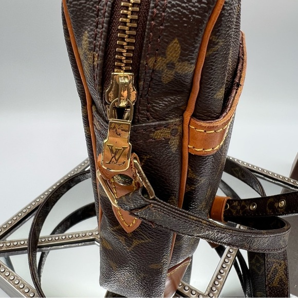 Louis Vuitton Authentic Vintage Danube Crossbody (2001) - Picture 14 of 15